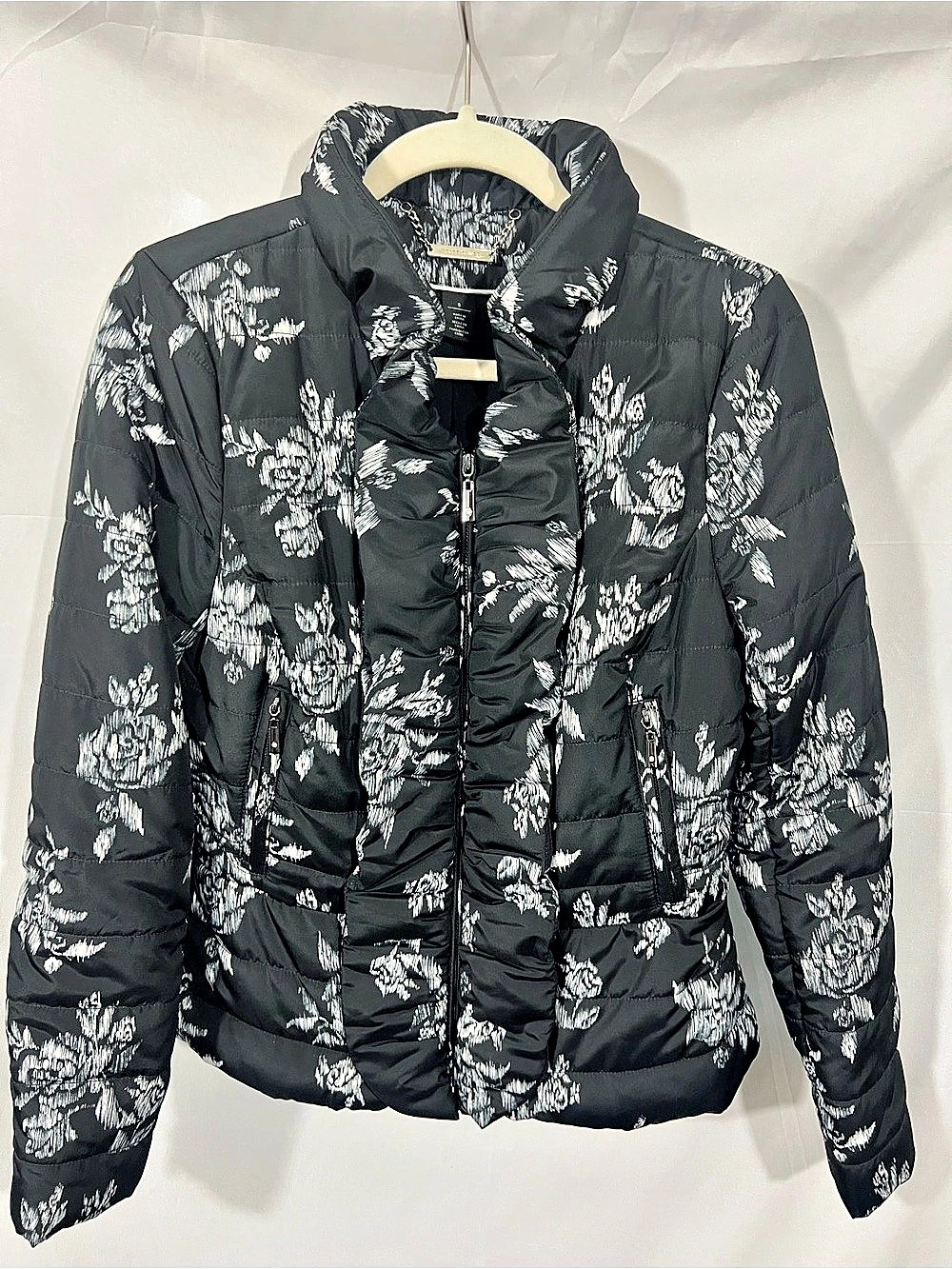 White House/Black Market Floral Puffer Jacket in Black & White Like New
